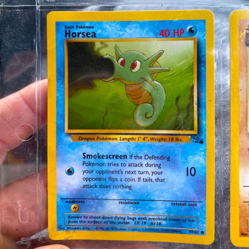 Horsea Pokémon trading card